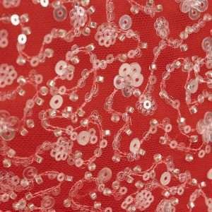 تل مطرز بالترتر وحبات الخرز