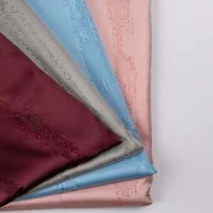 تفته بروكار بعدة ألوان