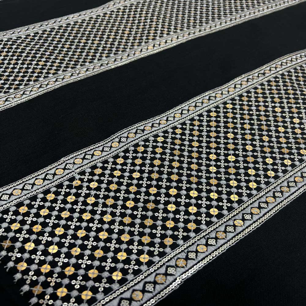 كتان مطرز بالخيوط مع إضافة الترتر كتان مطرز