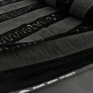 مخمل مطرز ومقلم بخيوط القيطان مخمل