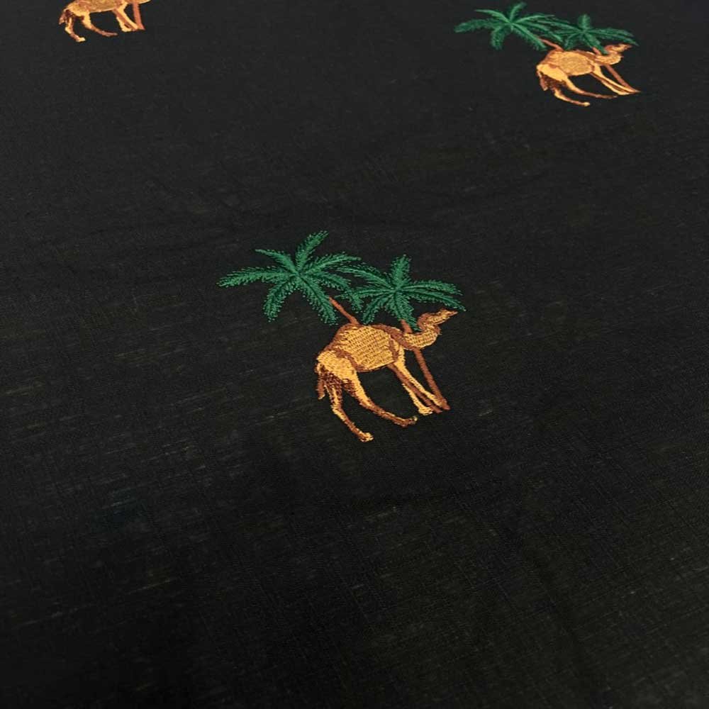 كتان مطرز برسمة الجمل والنخل